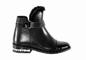 kožená a atestovaná obuv Zimní černé kotníčkové boty 702, hladké a semišové Balaban