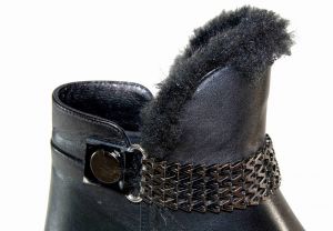 kožená a atestovaná obuv Zimní černé kotníčkové boty 702, hladké a semišové Balaban