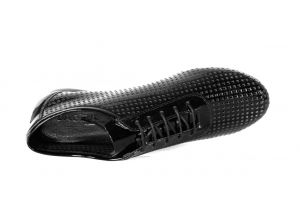 kožená a atestovaná obuv Lakované černé polobotky 4060 na šněrování Bagira