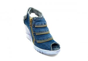 kožená a atestovaná obuv Kotníčkové sandály z džínoviny 5044 na světle modrém klínku Emani