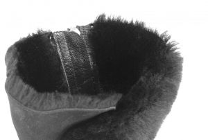 kožená a atestovaná obuv Dámské kozačky s velmi teplým kožíškem 19098, černé Marcella