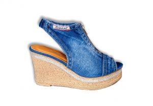 kožená a atestovaná obuv Riflové módní sandálky 15-12-17 na klínu Emani