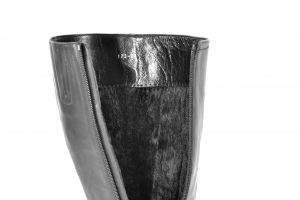 kožená a atestovaná obuv Zimní dámské kozačky „123“ na malém klínku, černé Marcella