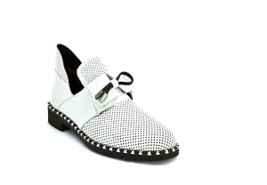 kožená a atestovaná obuv Luxusní bílé dámské polobotky „MarcellaShoes“40“ s perforací