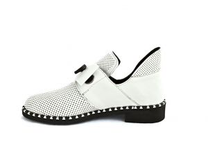 kožená a atestovaná obuv Luxusní bílé dámské polobotky „MarcellaShoes“40“ s perforací