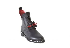 Luxusní zimní kotníčkové boty, zdobené cvoky a mašličkou „107“ černé | 36, 37, 38