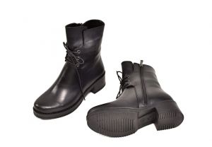 kožená a atestovaná obuv Černé kožené kotníčkové boty CRUX „096“