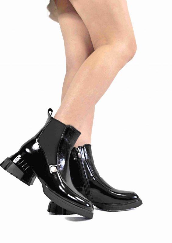 kožená a atestovaná obuv Černé kotníkové boty zateplené „DONNA STYLE“ R35