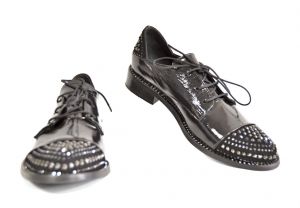 kožená a atestovaná obuv Dámské kožené lakované polobotky 114-102, černé Donna Style