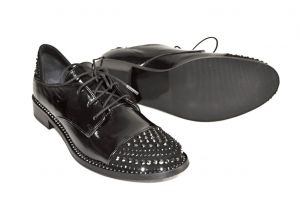 kožená a atestovaná obuv Dámské kožené lakované polobotky 114-102, černé Donna Style