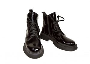 kožená a atestovaná obuv Kožené kozačky Donna style 013 se zipem na nízkém podpatku, černá