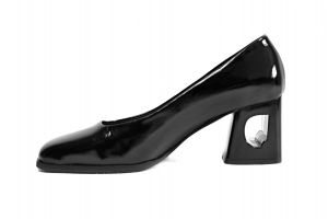 kožená a atestovaná obuv Kožené lodičky v módním trendu “METÍN AYAKKABI“ 0627, černé lakýrky