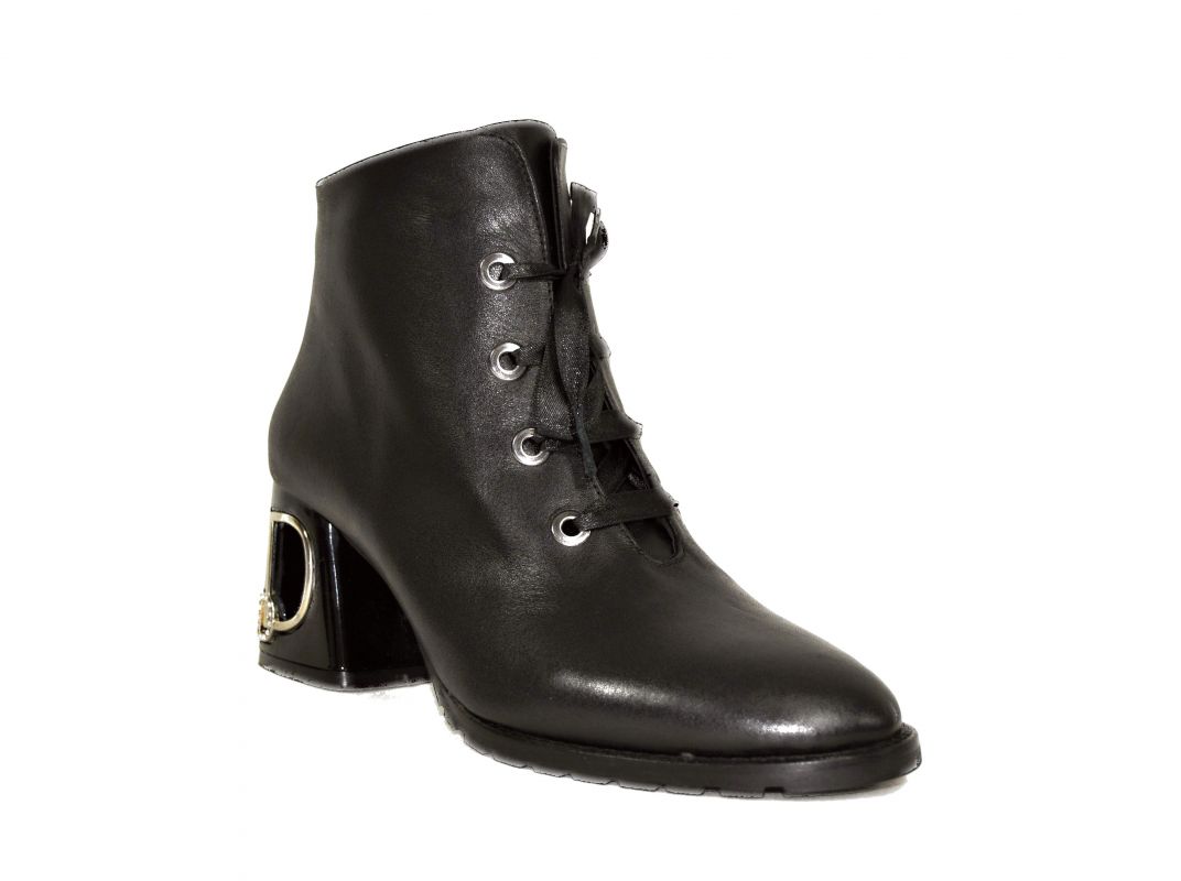 kožená a atestovaná obuv Nadčasové kotníčkové boty zateplené "D" na podpatku, černé bay can