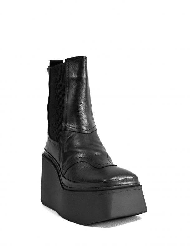 kožená a atestovaná obuv Originální kožené kozačky „Marcella“ 103, s vysokou platformou, černé