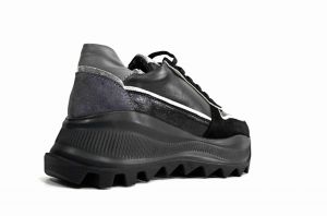 kožená a atestovaná obuv Originální kožené tenisky „Marcella“ 100220894, s vysokou platformou, černé
