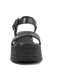 kožená a atestovaná obuv Černé módní sandálky 2204 na klínu Carlo mussi