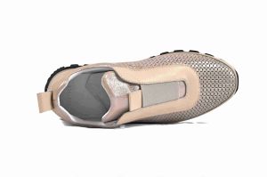 kožená a atestovaná obuv Dámské perforované luxusní tenisky 901, béžové na skrytém klínku Marcella