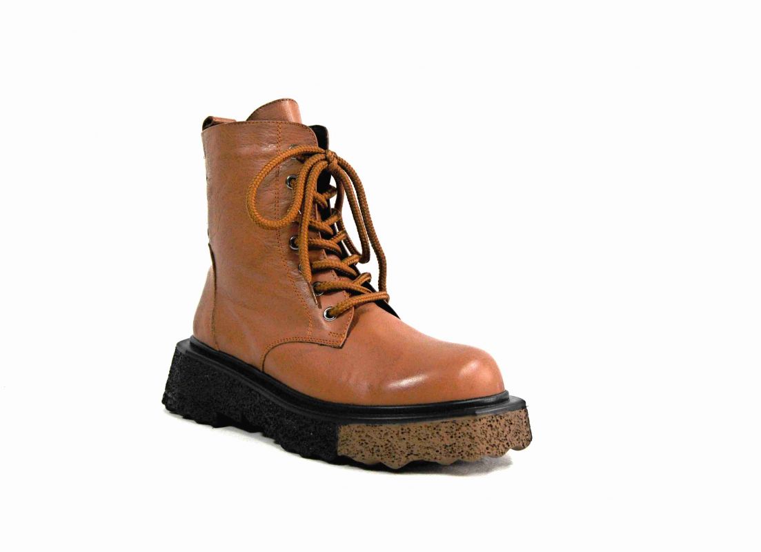 kožená a atestovaná obuv Kožené kotníčkové boty „Bycan“ 2025 hnědo okrové barvy by can