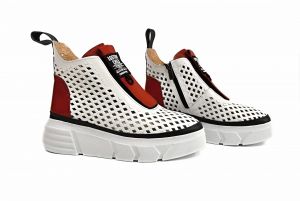kožená a atestovaná obuv Originální kotníčkové kožené boty „201“ bíle barvě s červenými prvky a červené s černými prvky Marcella