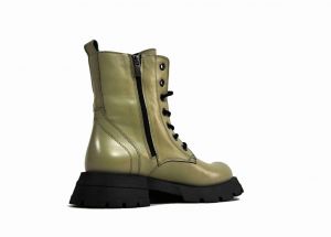 kožená a atestovaná obuv Stylové kožené kotníčkové boty „28051“ olivové barvy DonnaStyle