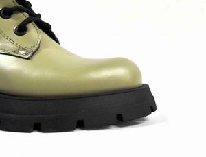 kožená a atestovaná obuv Stylové kožené kotníčkové boty „28051“ olivové barvy DonnaStyle