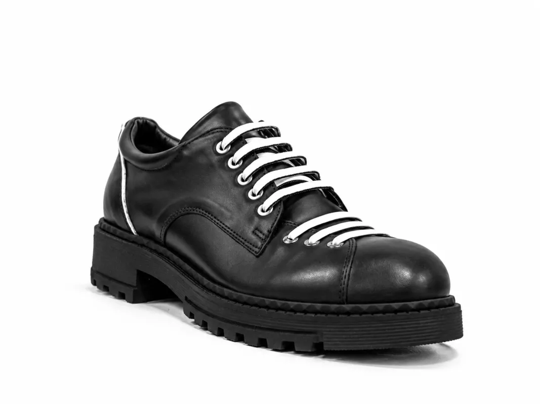 kožená a atestovaná obuv Dámské kožené polobotky 0219, černé, bílé zdobení Donna Style
