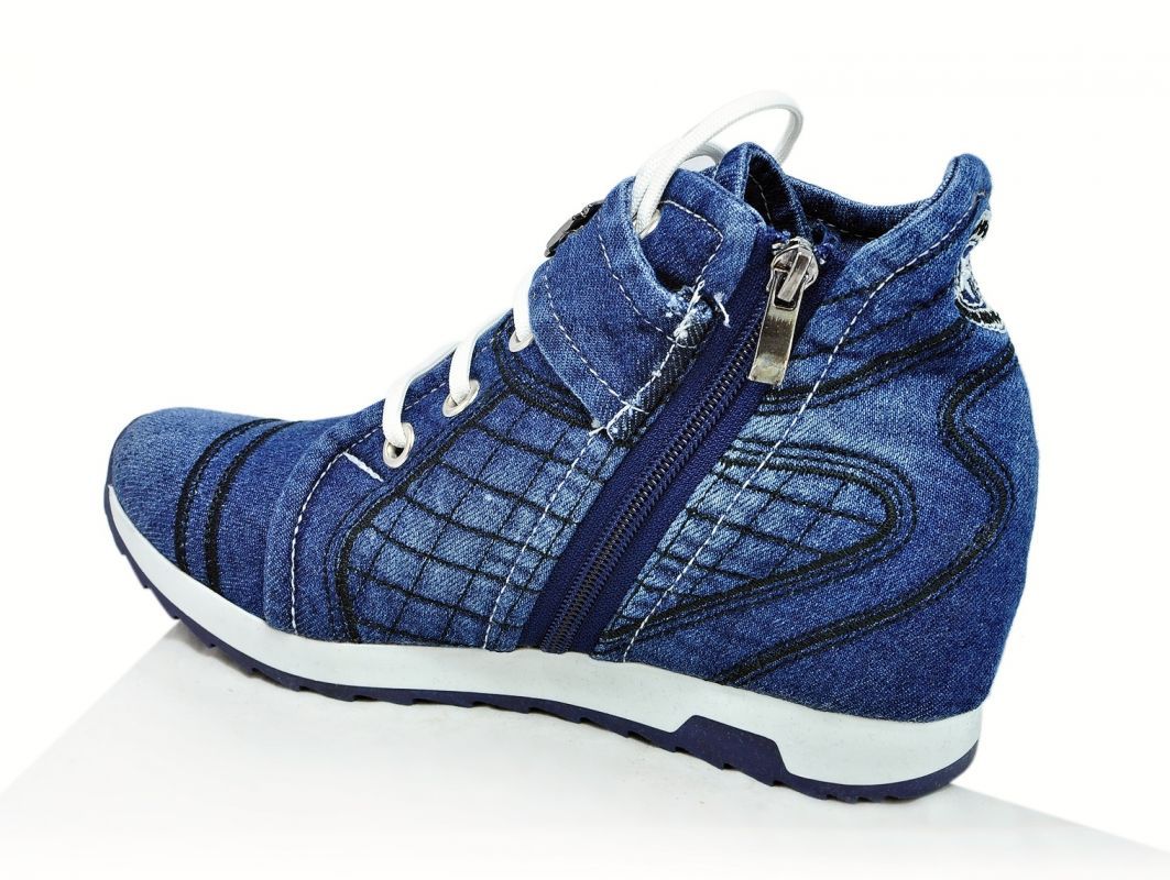 Photo 5 of 6